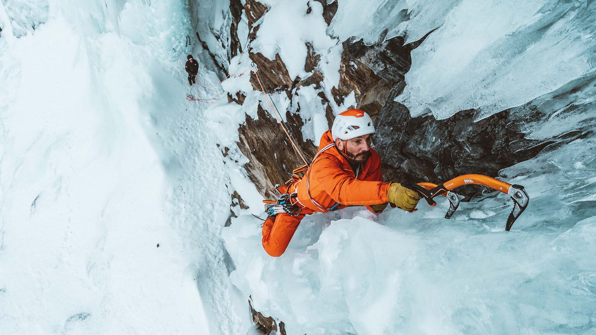 アッキーナ Petzl Ice Axes | Buy Online in Canada | Climb On Equipment