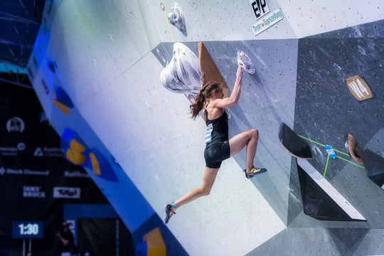 Performance Climbing Shoes For Indoor Bouldering