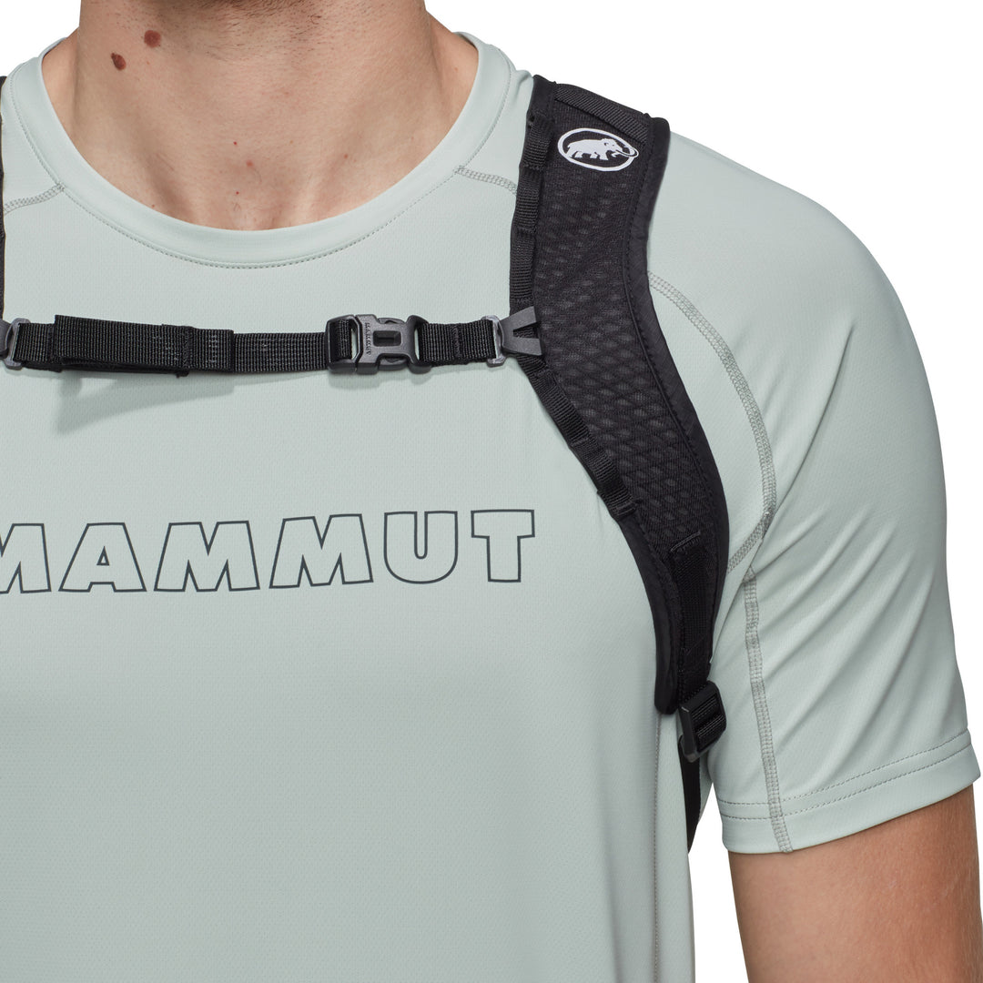 #color_mammut-red