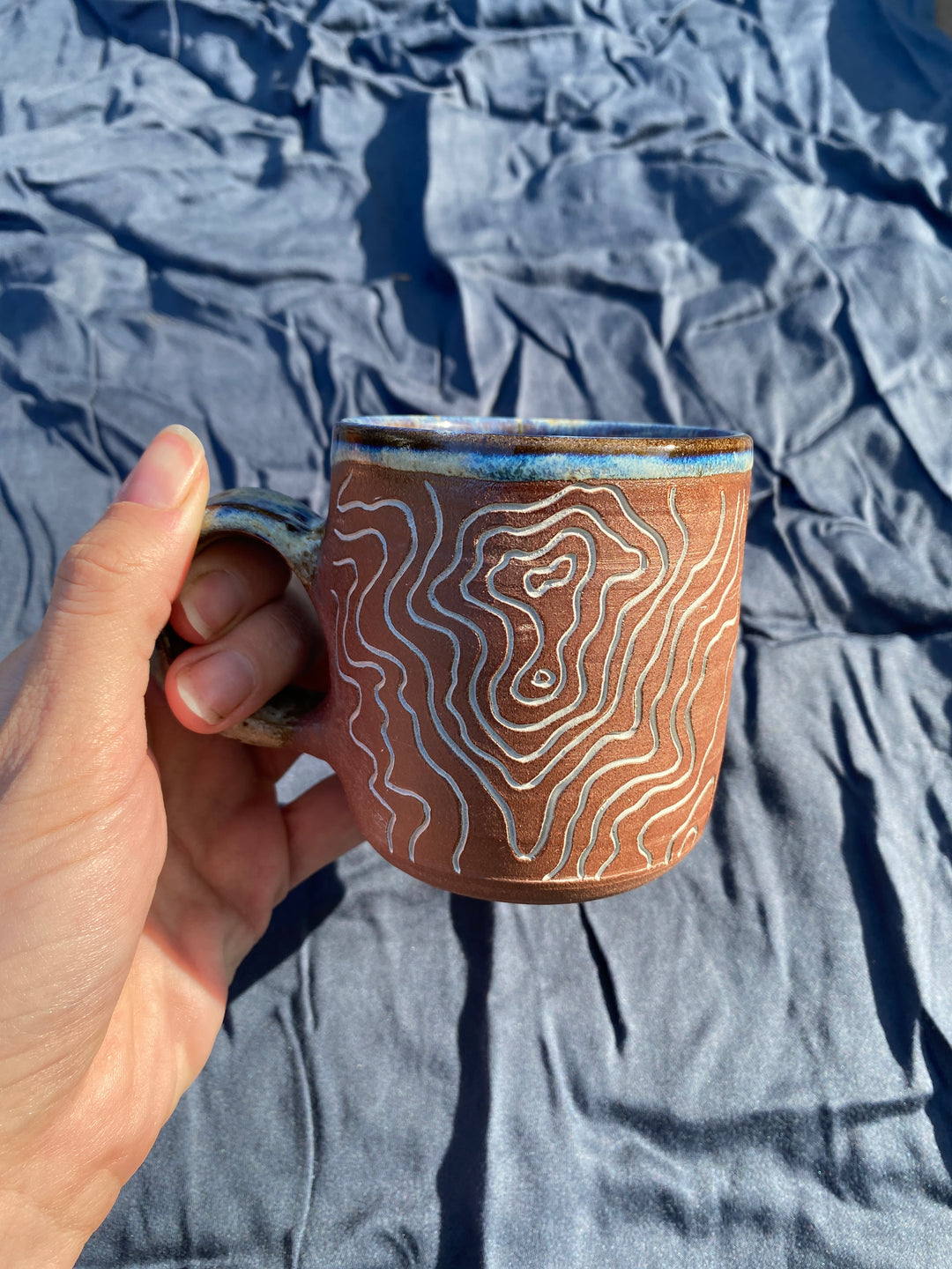 Nch'ḵay̓  (Mount Garibaldi) Topo Mug