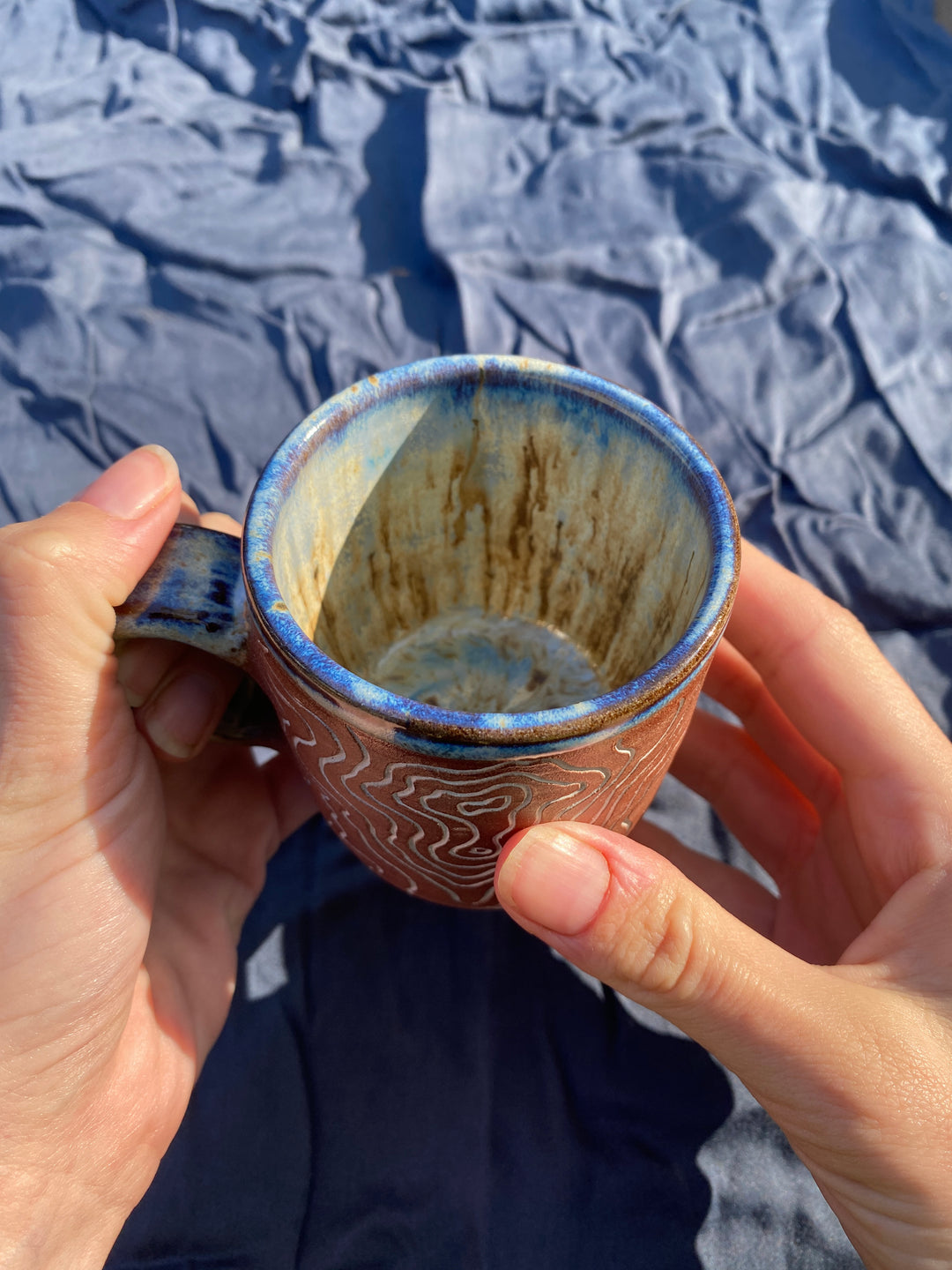 Nch'ḵay̓  (Mount Garibaldi) Topo Mug